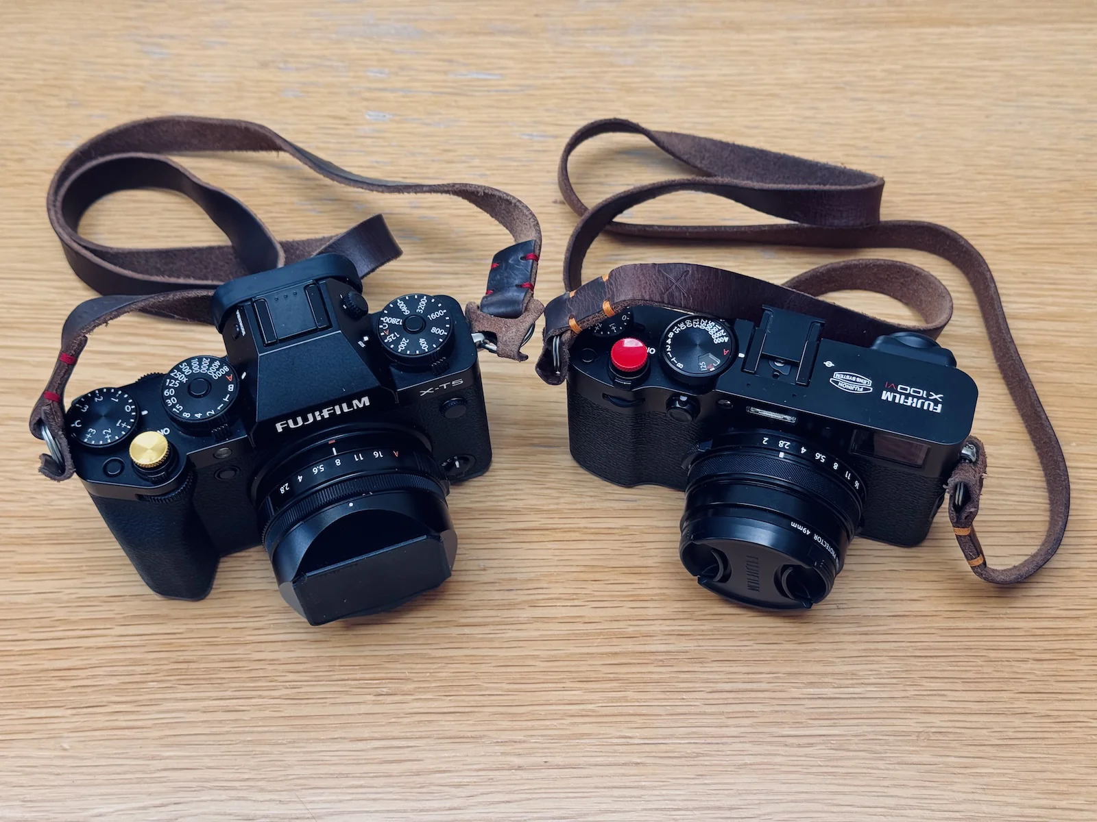 Fujifilm X-T5 compared to the Fujifilm X100VI