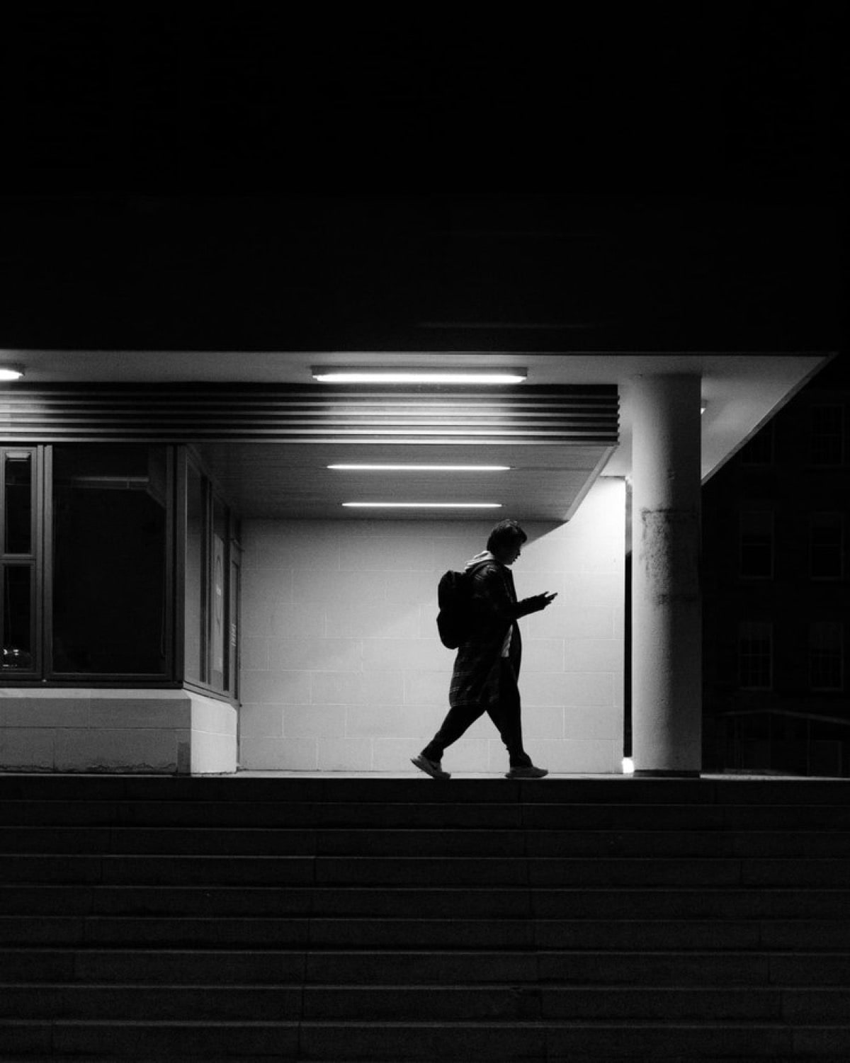 Edinburgh night street photo 05