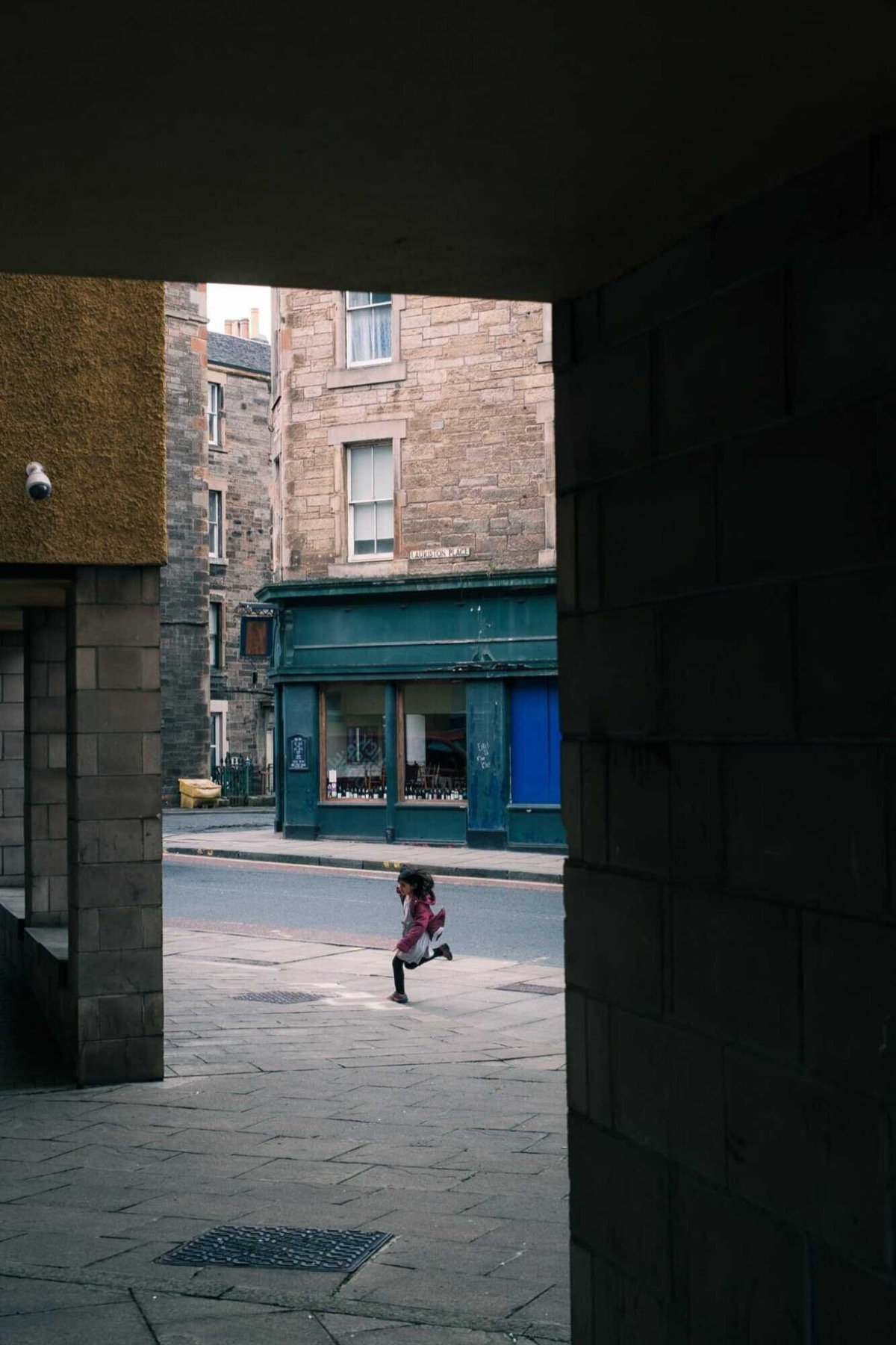 Edinburgh June street photo 08