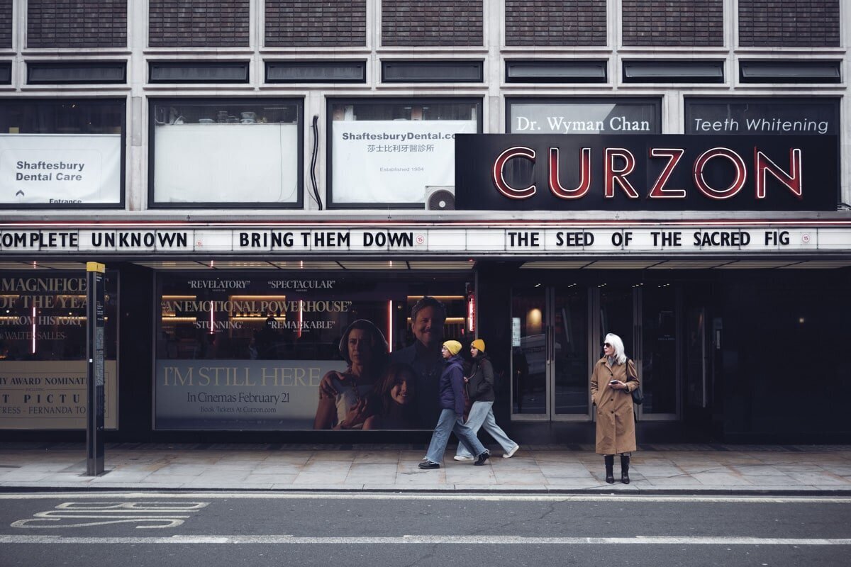 London street photo 02