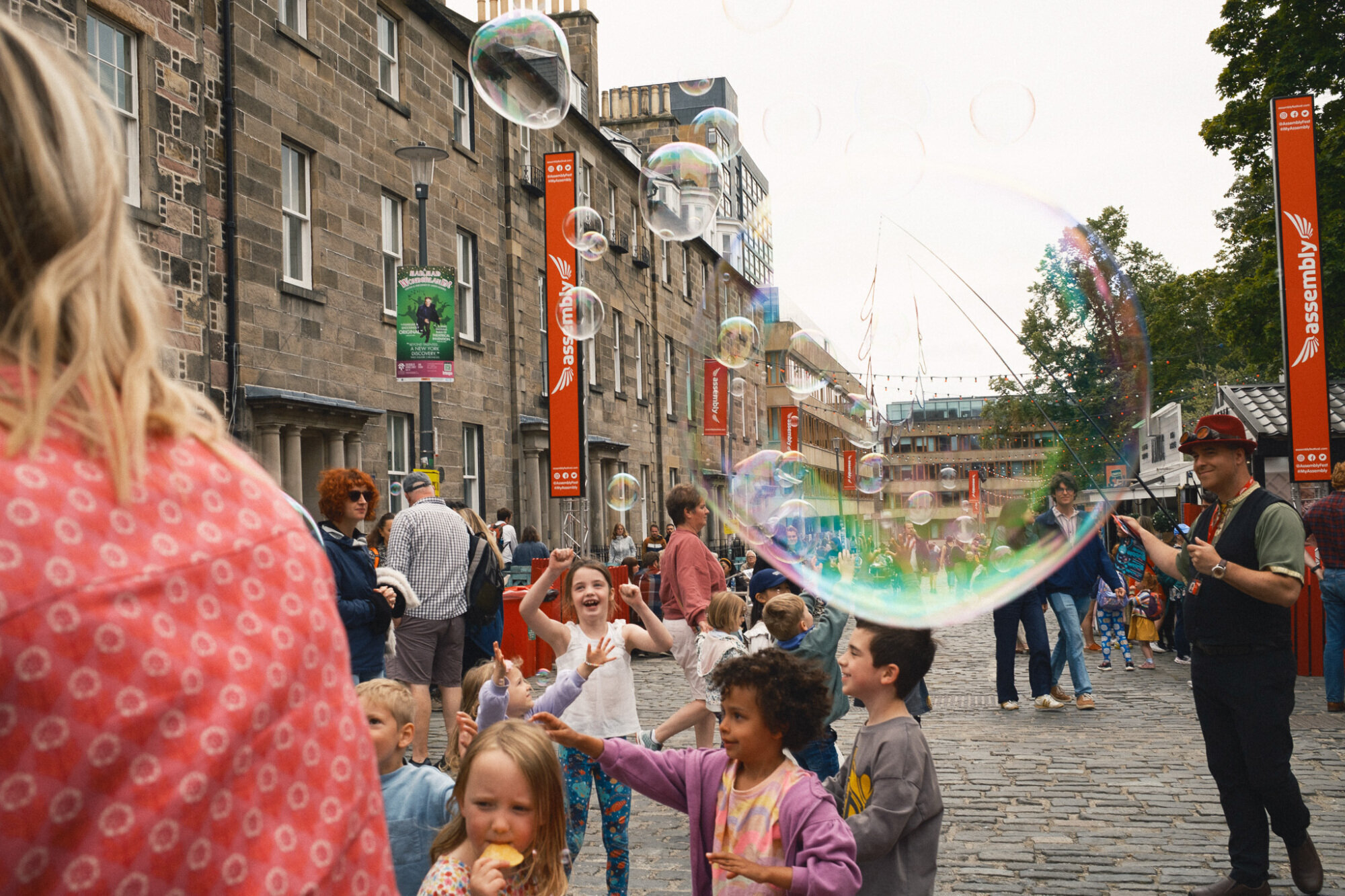 Edinburgh Festival street photo 13
