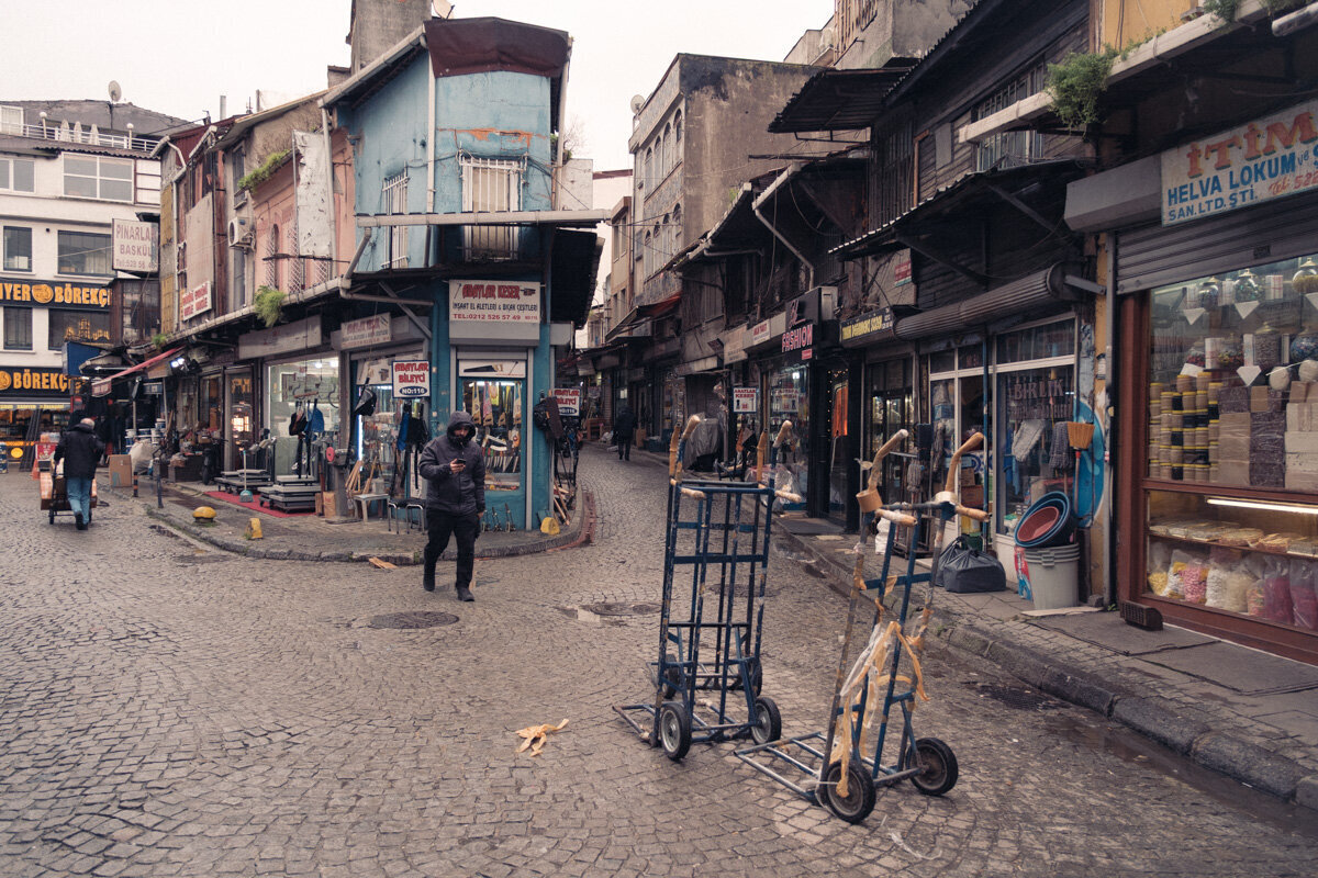 Istanbul street photo 13
